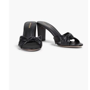 NWT Veronica Bear leather sandals size 6.5